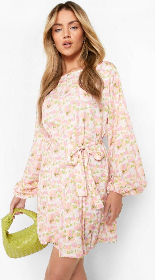 boohoo Zwierige Bloemen Skater Jurk Met Ceintuur, Baby Pink